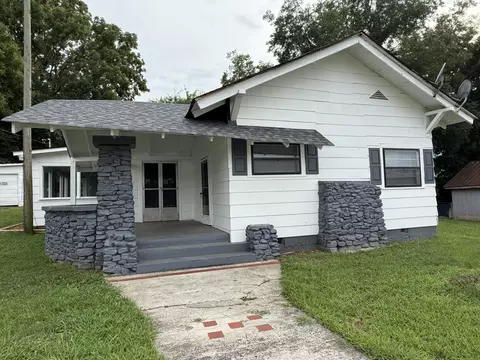 132 Commerce St, Benton, TN 37307