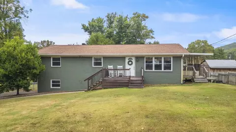 1930 W Lake Dr NW, Cleveland, TN 37312