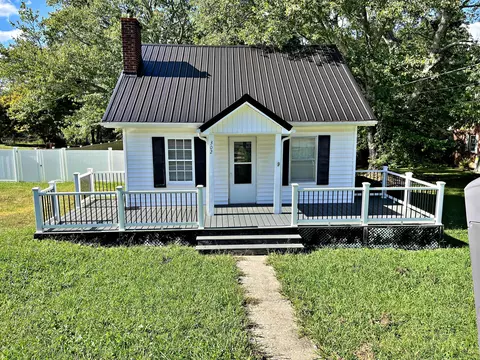 302 W Farrell St, Niota, TN 37826