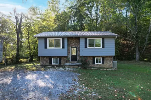 321 Thacker Ln, Etowah, TN 37331