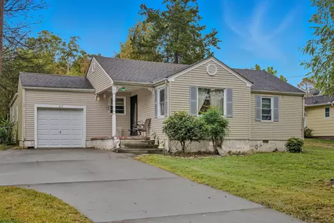 613 Gideon St, Athens, TN 37303