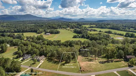 202 Rivers Edge Ln, Benton, TN 37307