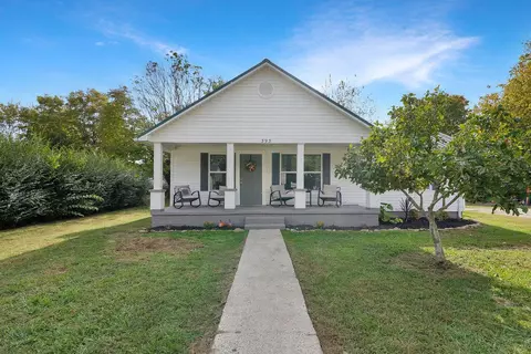 393 Pocahontas Ave, Spring City, TN 37381
