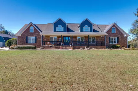 8224 Providence Rd, Ooltewah, TN 37363
