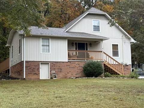 208 Fairhill Dr NE, Cleveland, TN 37323