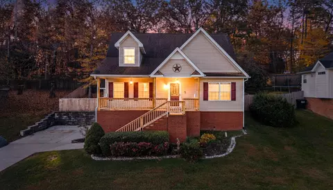 8424 Shadetree Ln, Ooltewah, TN 37363