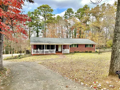 10 Navajo Cir, Athens, TN 37303