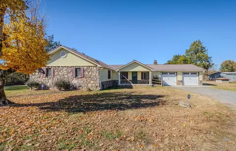 602 Moore Rd NW, Charleston, TN 37310