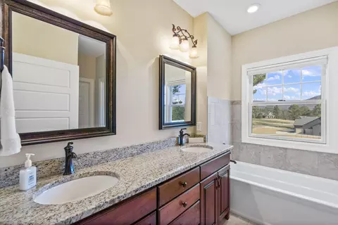 Bath - 156 Bob White Road Rd, Ocoee, TN 37361 photo 1 of 8