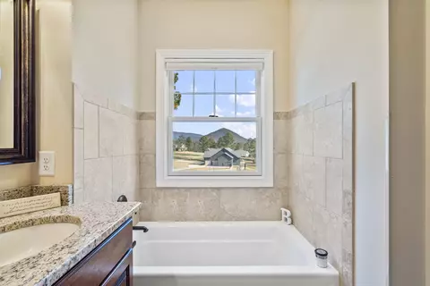 Bath - 156 Bob White Road Rd, Ocoee, TN 37361 photo 2 of 8