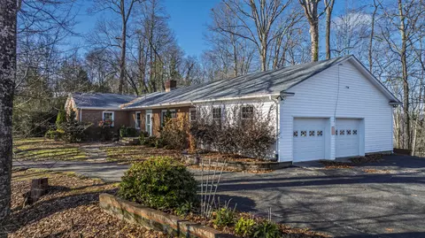 197 Sadler Ln, Harriman, TN 37748