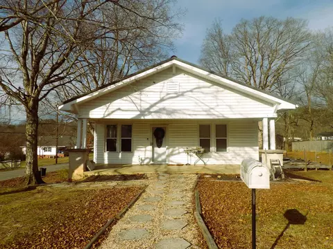 428 Alabama Ave, Etowah, TN 37331
