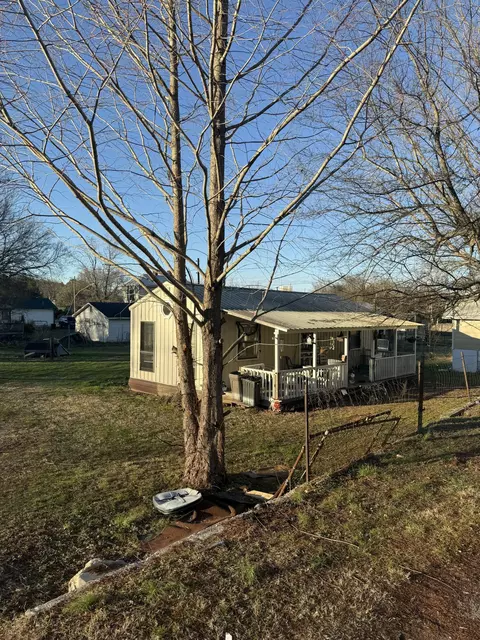 285 Bates St NE, Charleston, TN 37310