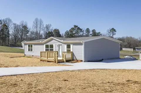 176 Meadow Lawn Dr, Englewood, TN 37329