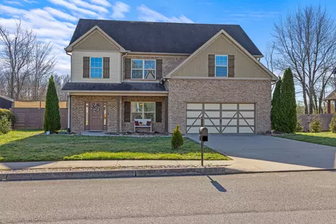 767 W Glenview Dr, Lenoir City, TN 37771