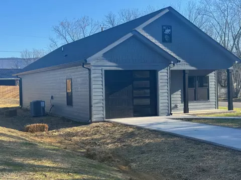 835 Louisiana Ave, Etowah, TN 37331
