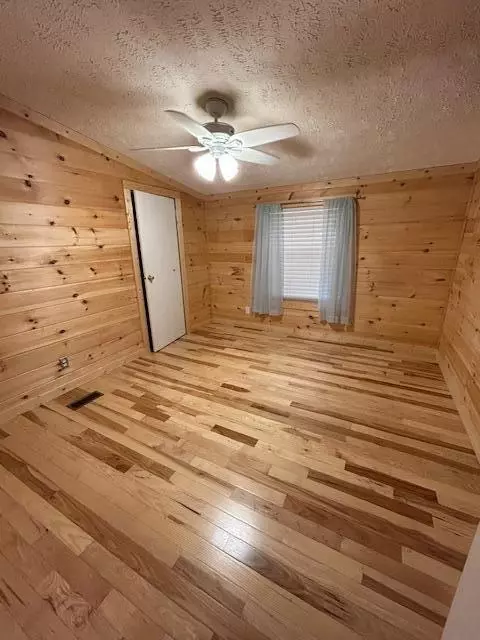 219 Womble Rd, Farner, TN 37333 photo 8