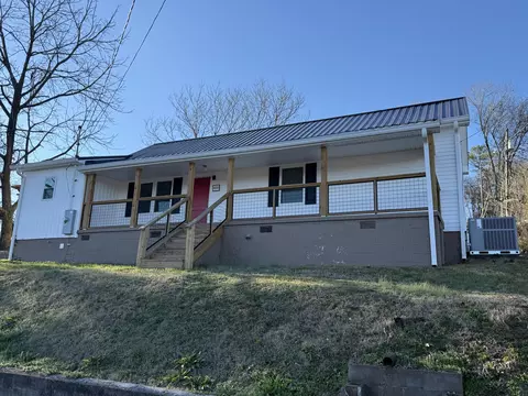400 Collins St, Loudon, TN 37774