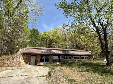 522 College Grove Rd, Rockwood, TN 37854
