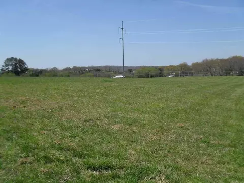 124 Waterstone Dr, Benton, TN 37307