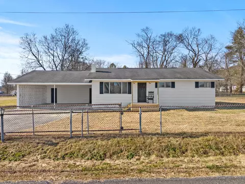 471 S College St, Graysville, TN 37338
