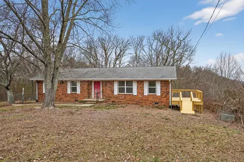 190 Adkins Ln, Trenton, GA 30752