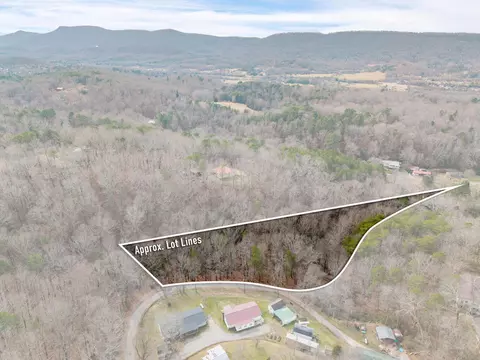 155 Crestline Dr, Rossville, GA 30741