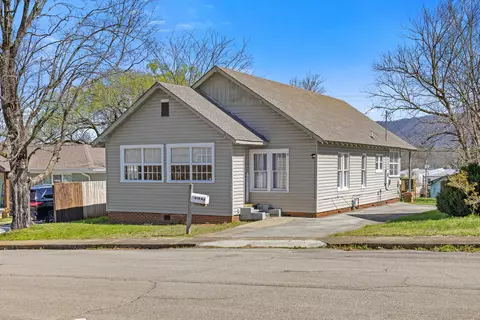 819 Washington Ave, Etowah, TN 37331