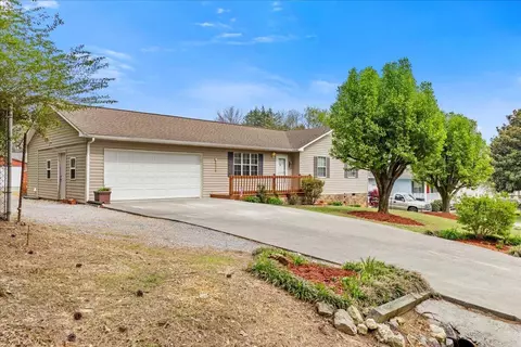 138 County Road 151, Riceville, TN 37370