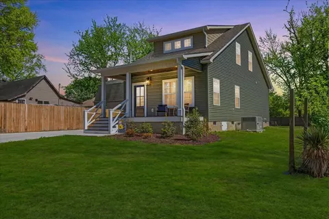 911 Indiana Ave, Etowah, TN 37331