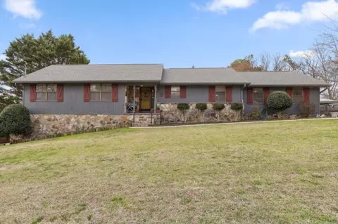 49 Robert E Lee Dr, Ringgold, GA 30736
