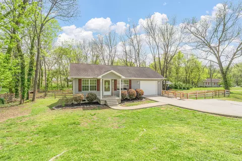 111 Oak St, Athens, TN 37303