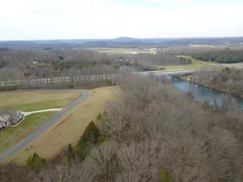194 Waterstone Dr, Benton, TN 37307