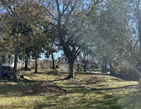 410 Tennessee Ave, Etowah, TN 37331