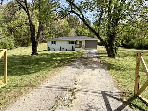 4608 Green Shanty Rd, Ooltewah, TN 37363