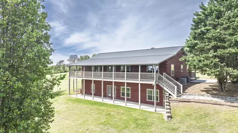 410 Pioneer Trl, Dayton, TN 37321
