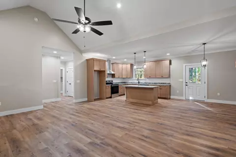 Entry Way - 211 Mountain View Cir, Ocoee, TN 37361 photo 1 of 3