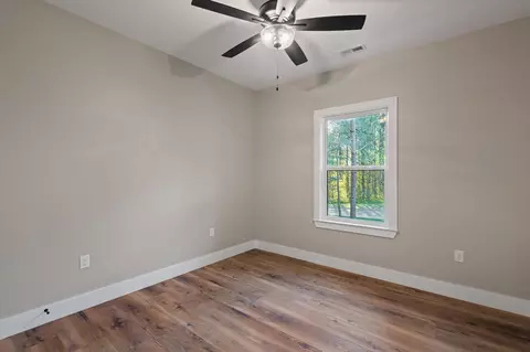 Bedroom - 211 Mountain View Cir, Ocoee, TN 37361 photo 1 of 3