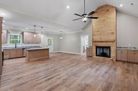Living - 211 Mountain View Cir, Ocoee, TN 37361 photo 1 of 4