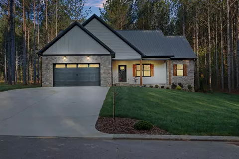 Exterior - 211 Mountain View Cir, Ocoee, TN 37361 photo 2 of 5