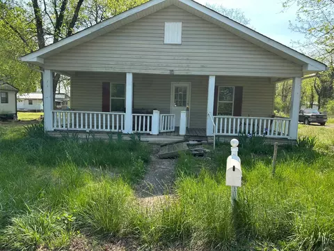 459 Pikeville Ave, Graysville, TN 37338