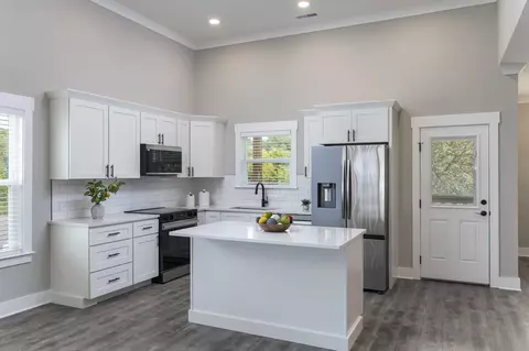 Kitchen - 2153 Old Federal Rd, Ocoee, TN 37361 photo 2 of 5