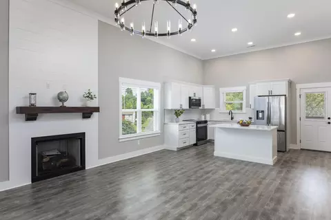 Living - 2153 Old Federal Rd, Ocoee, TN 37361 photo 3 of 4