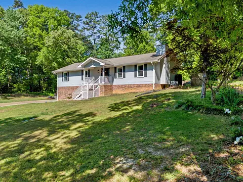 9917 Shore Dr, Soddy Daisy, TN 37379