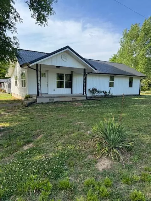 185 Carolina Ave, Delano, TN 37325
