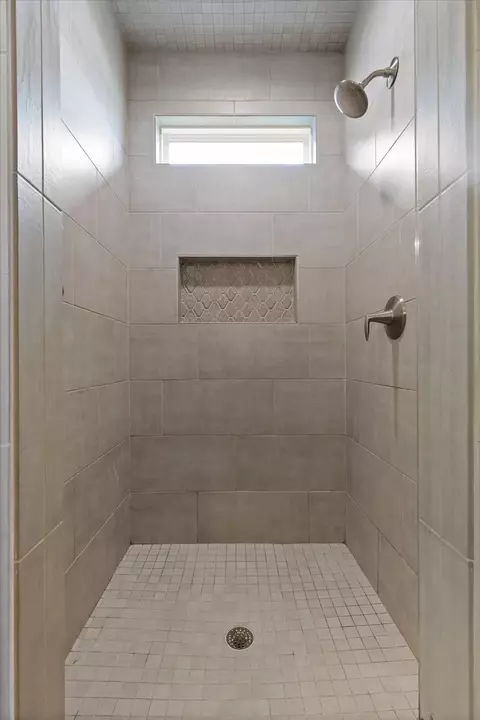 Bath - 3280 Gavin Way, Apison, TN 37302 photo 4 of 6