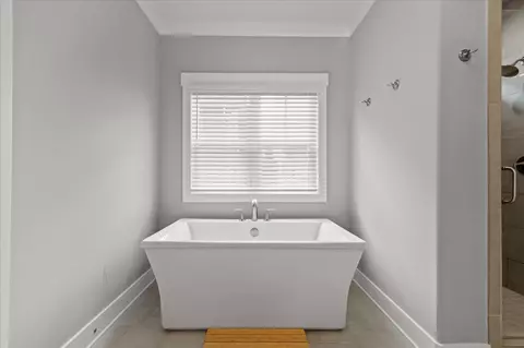 Bath - 3280 Gavin Way, Apison, TN 37302 photo 3 of 6