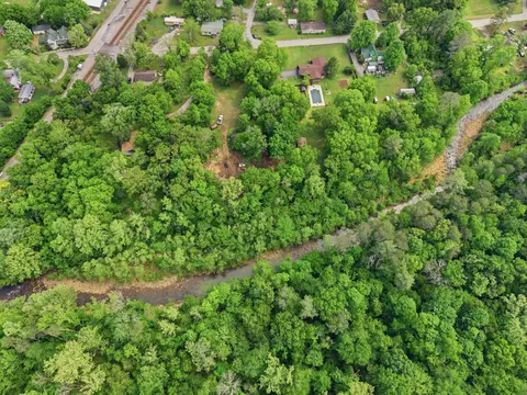 205 207 Leggett Rd, Sale Creek, TN 37373