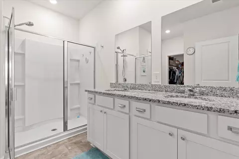 Bath - 5697 Prickly Loop, Ooltewah, TN 37363 photo 1 of 2