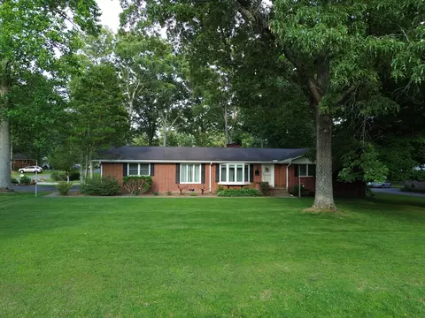 222 Crestwood Dr, Tullahoma, TN 37388